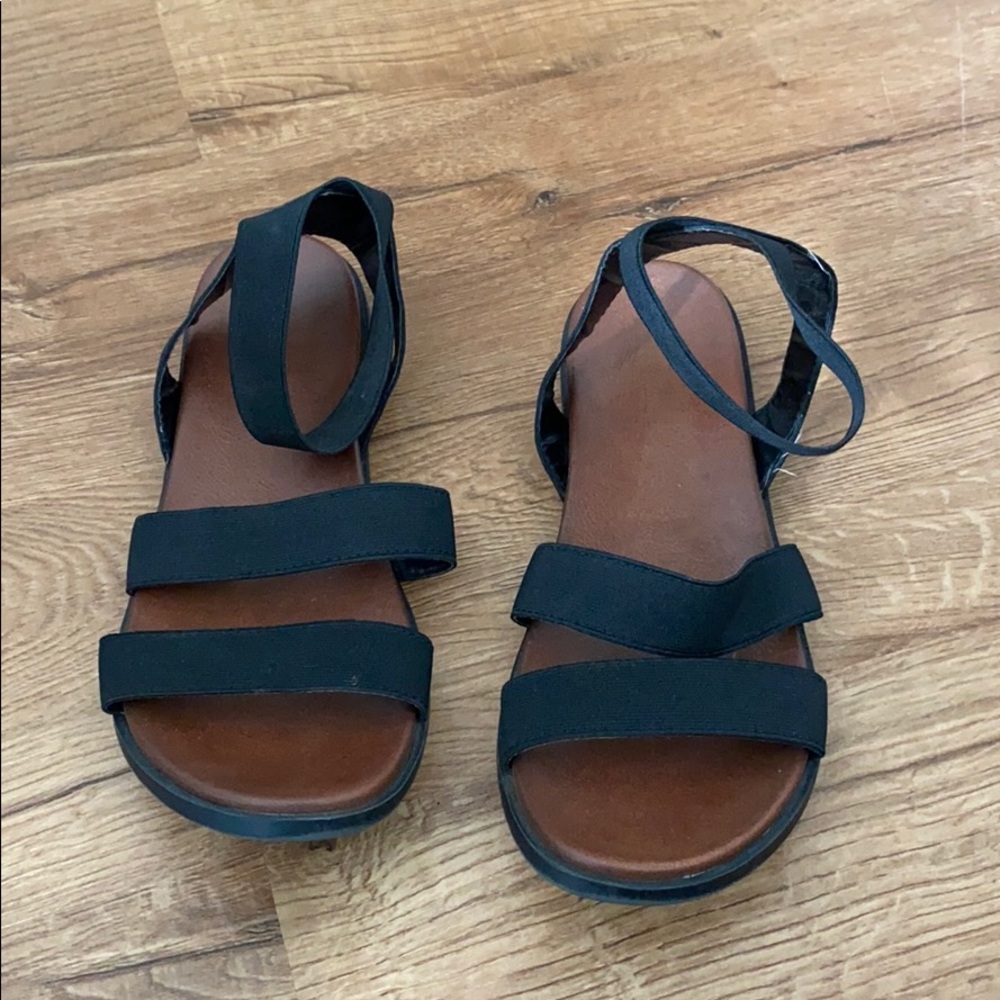 Black flat sandals- size 7